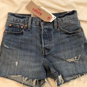 BWT Levi’s shorts